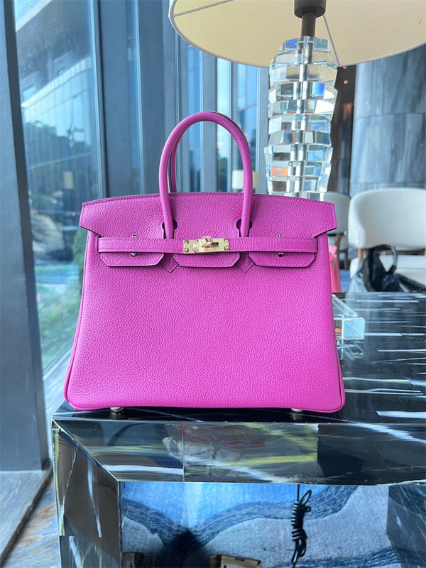  Contemporary tote bag front view