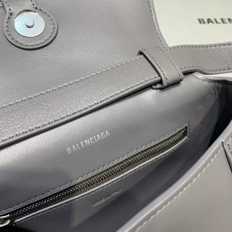 Contemporary Faux Leather Handbag - Polished Finish | Women's Statement Accessory #515 - texture close-up (image 9) of designer-inspired handbag