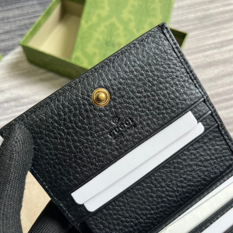 Close-up detail of premium classic women's handbag – women's designer-style accessory