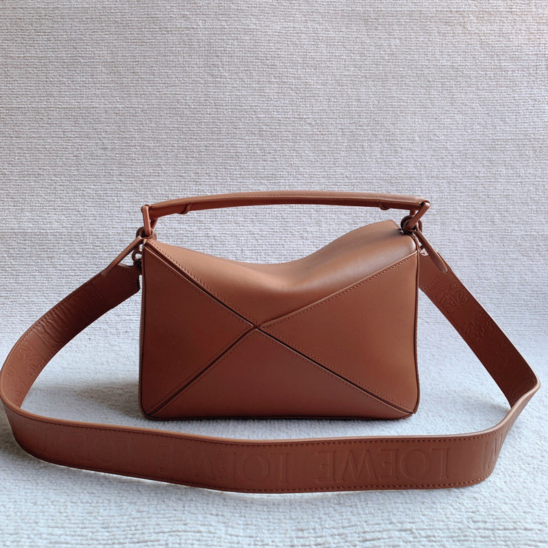 Ziva's Charm handbag – front view (24cm*16cm*10cm)