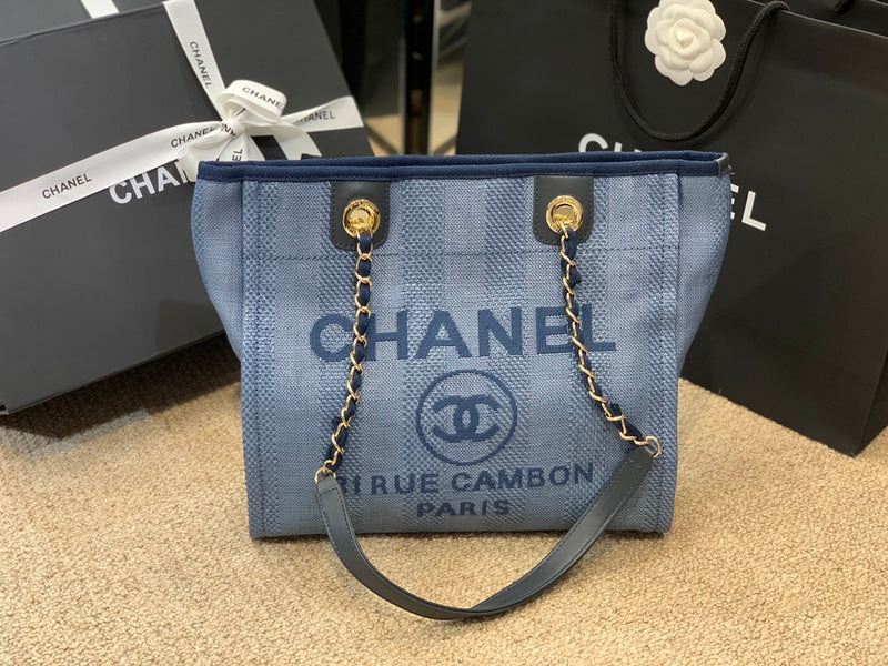  handbag, spacious everyday style, image 1
