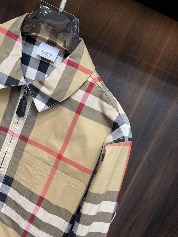 Full silhouette view of Burberry luxury piece style No.381