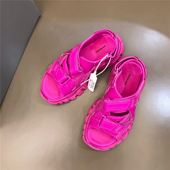 Balenciaga shoes Style 345 - close-up of statement logo accent