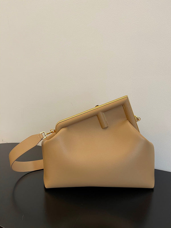 Ziva's Charm handbag – carry view (26cm*9.5cm*18cm)