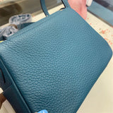 versatile everyday bag styled with outfit 12