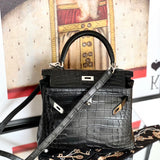  structured bag interior and compartment view 21