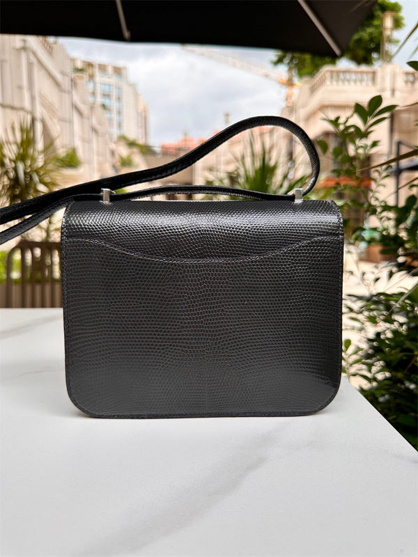  chic shoulder bag detail view showing craftsmanship 8