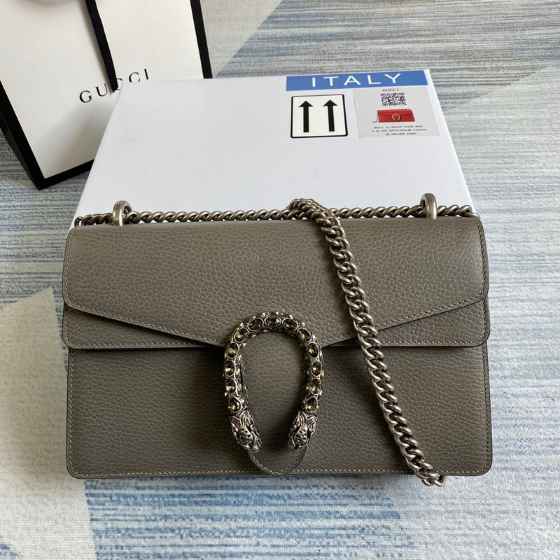 Front view of chic classic women's handbag – women's everyday handbag