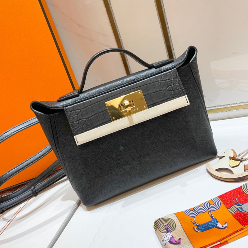 Interior view of effortless premium bag