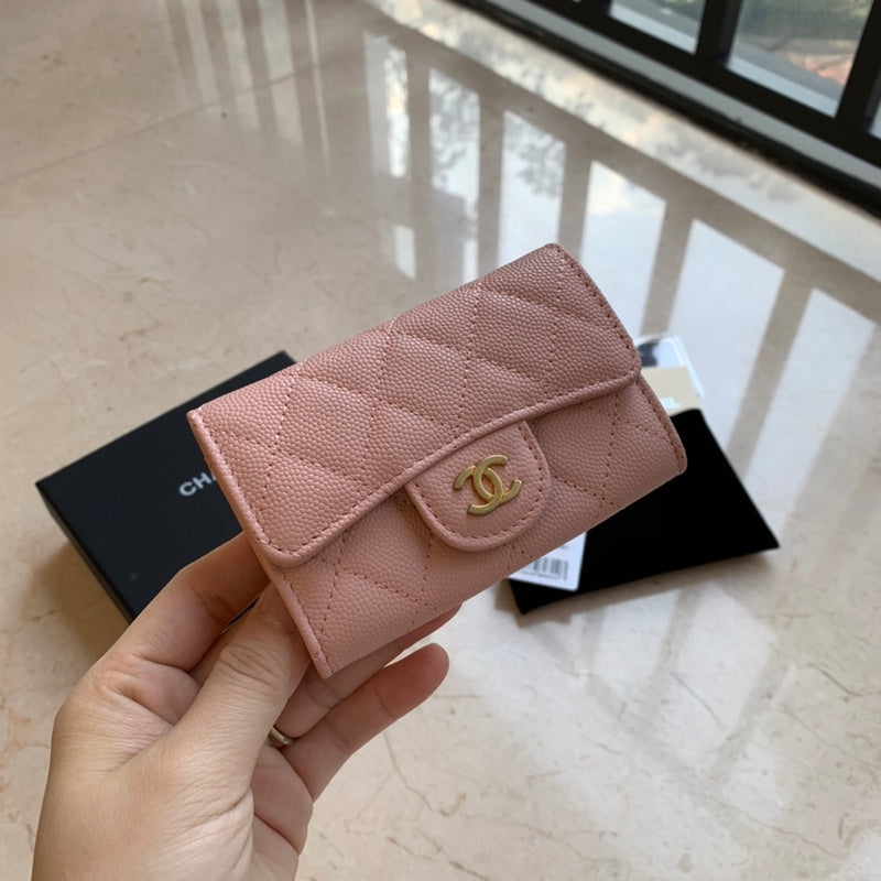 Zivas Charm Effortless Sophistication Everyday Handbag (Contemporary Shape Language) – Detail View