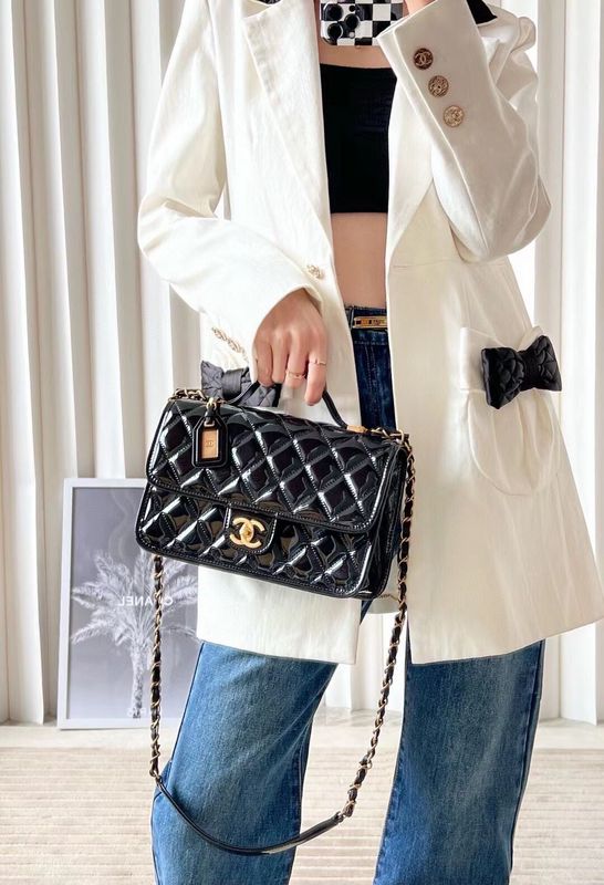 Zivas Charm Everyday Sophistication Designer Handbag (Elevated Daily Companion) – Close-Up Detail