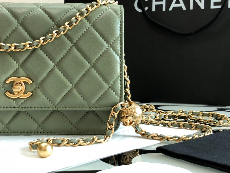  mid purse view 10