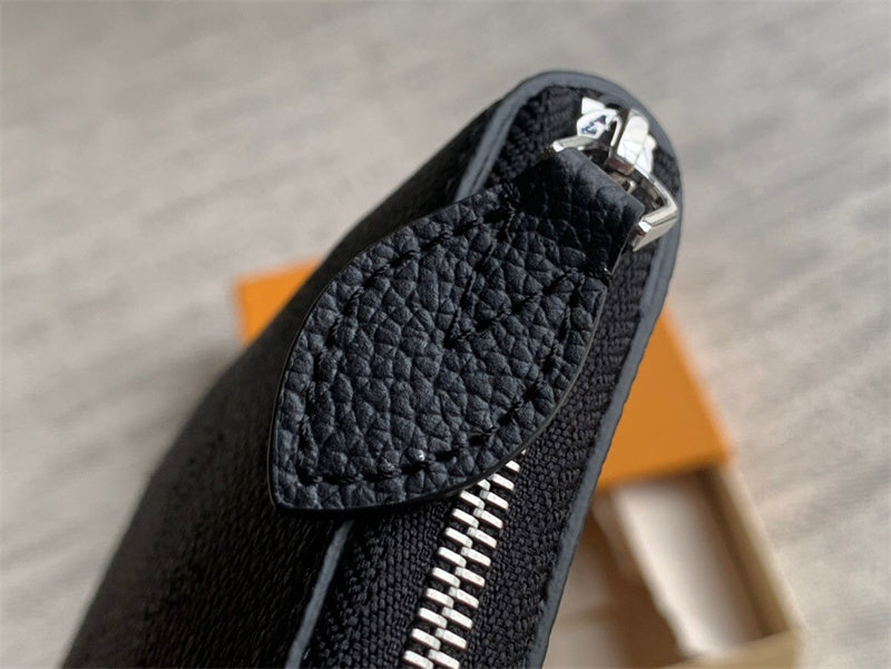  everyday bag interior and compartment view 9