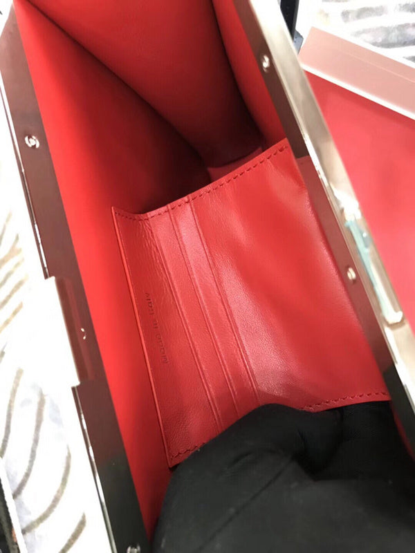 Front view of everyday-luxe sleek women's handbag – women's everyday handbag