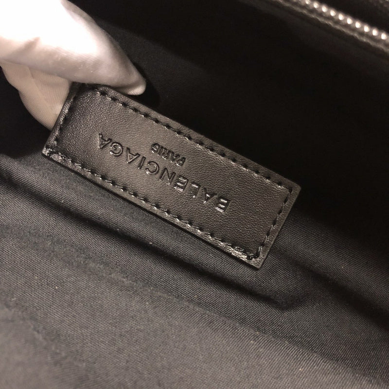 Side profile of refined everyday-luxe women's handbag – women's luxury handbag