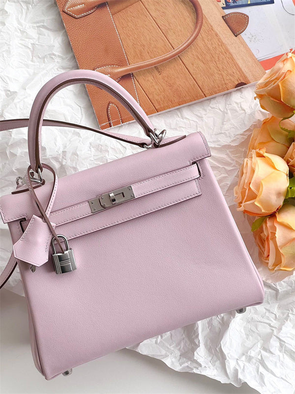  Streamlined top-handle bag front view