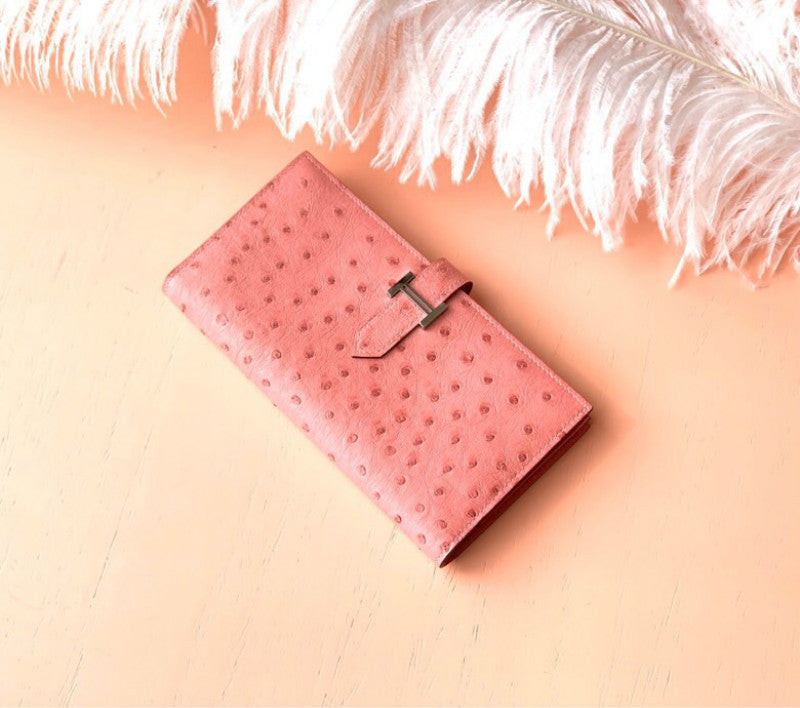  Sophisticated crossbody bag front view
