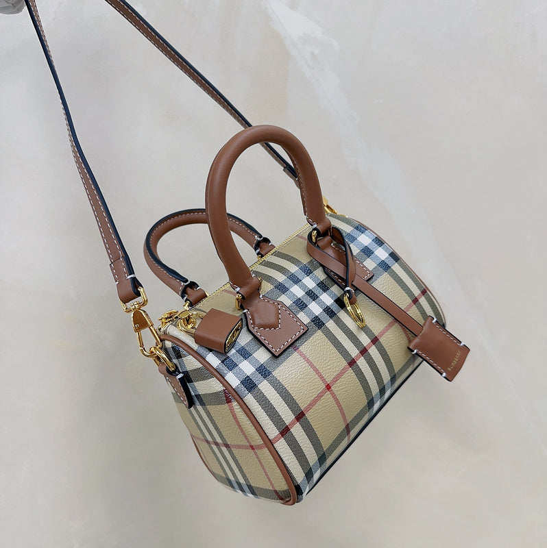 Refined Vegan Leather Handbag - Modern Structured Build | Women's Fashion Handbag #1086 - close-up detail shot (image 3) of designer-inspired handbag