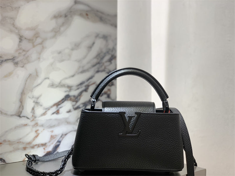  Essential structured bag front view