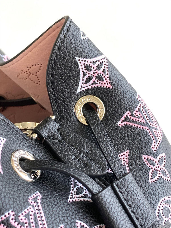  modern structured bag detail view showing craftsmanship 8