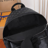  everyday bag close-up of hardware and finish 11