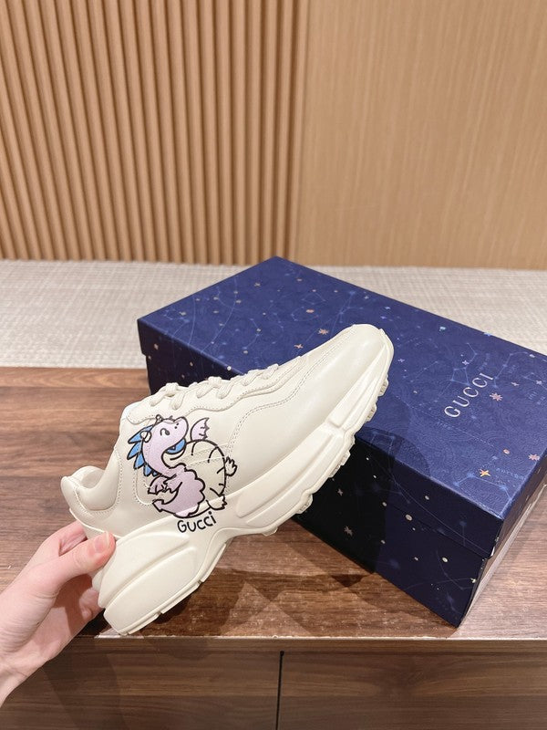Gucci Fashion sneakers in soft grey chunky sole construction front view