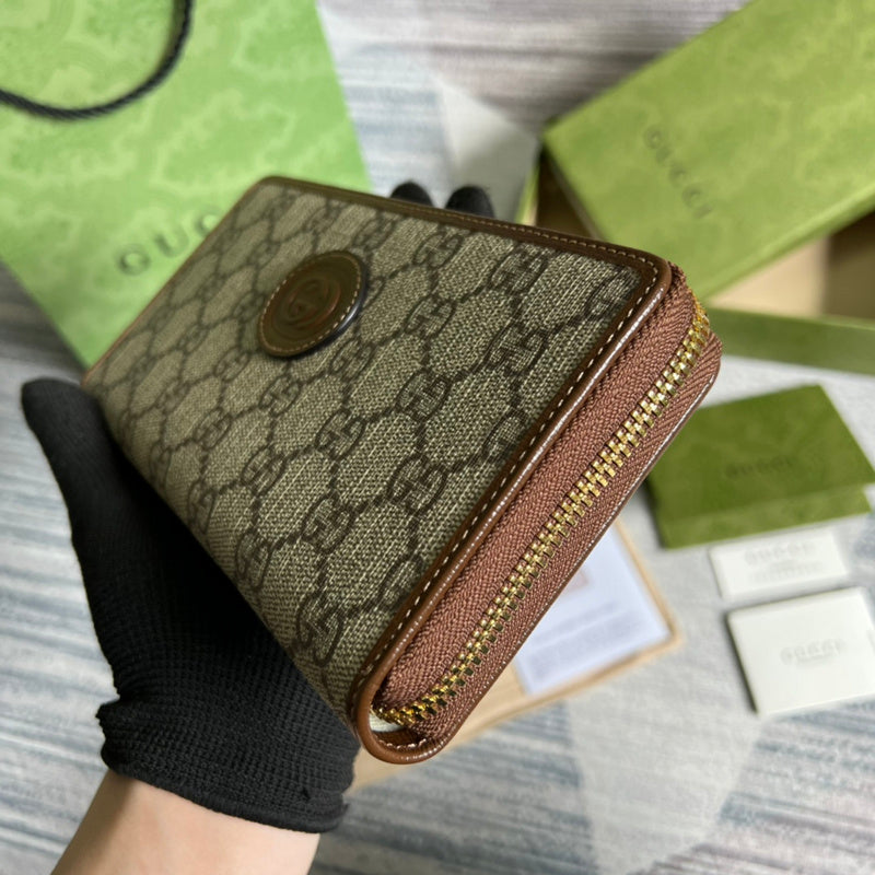 Front view of sleek modern women's handbag – women's luxury accessory
