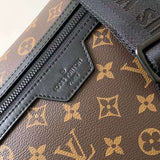 Handle and strap detail of structured signature women's handbag – women's everyday handbag