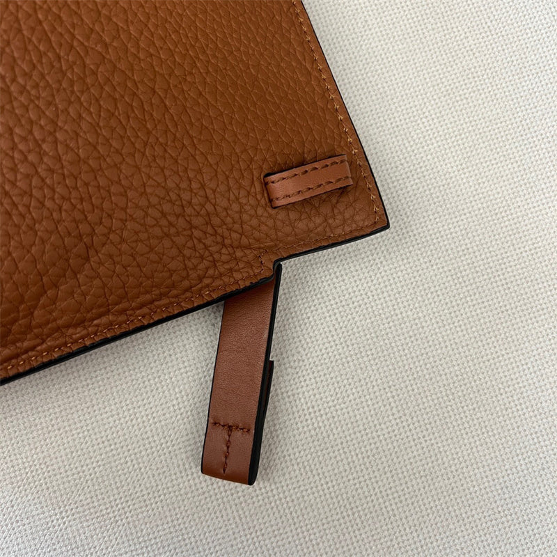 Ziva's Charm handbag – product shot (29.5cm*6.5cm*20.5cm)