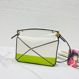 Ziva's Charm handbag – close-up view (18cm*11cm*7.5cm)