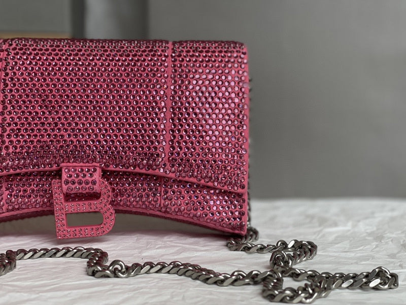 Zivas Charm Chic Craftsmanship Statement Handbag (Everyday Luxury Essential) – Detail View