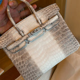  minimalist satchel styled with outfit 12