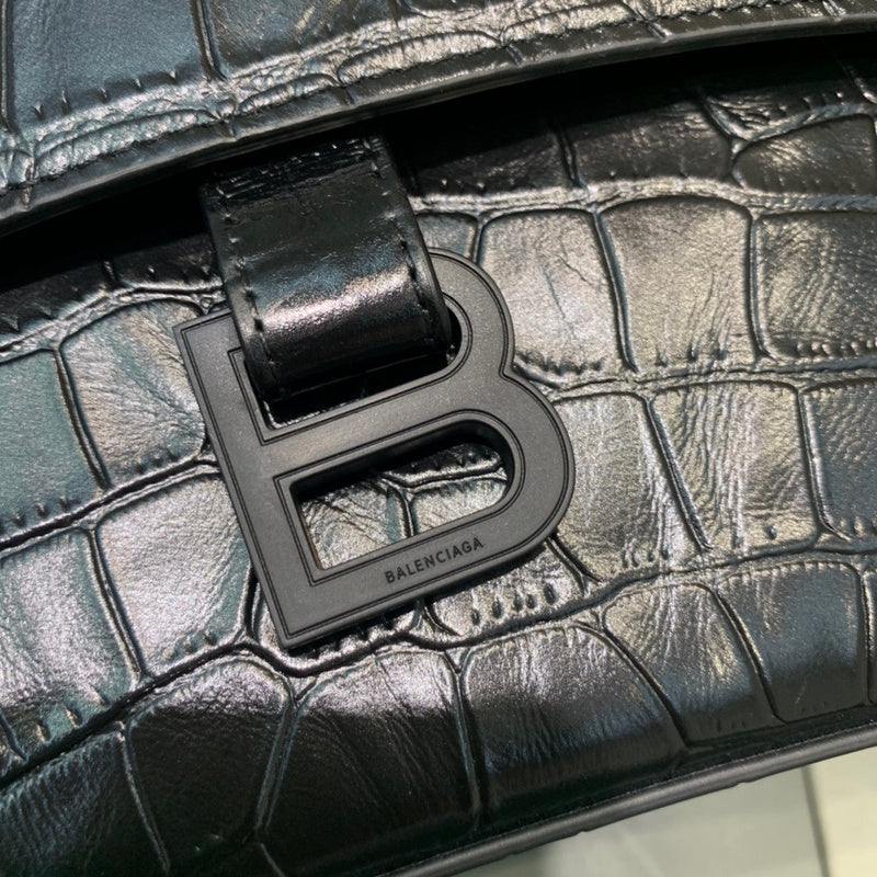 Contemporary Faux Leather Handbag - Understated Luxury Look | Women's Statement Accessory #527 - hardware and detail close-up (image 5) of designer-inspired handbag