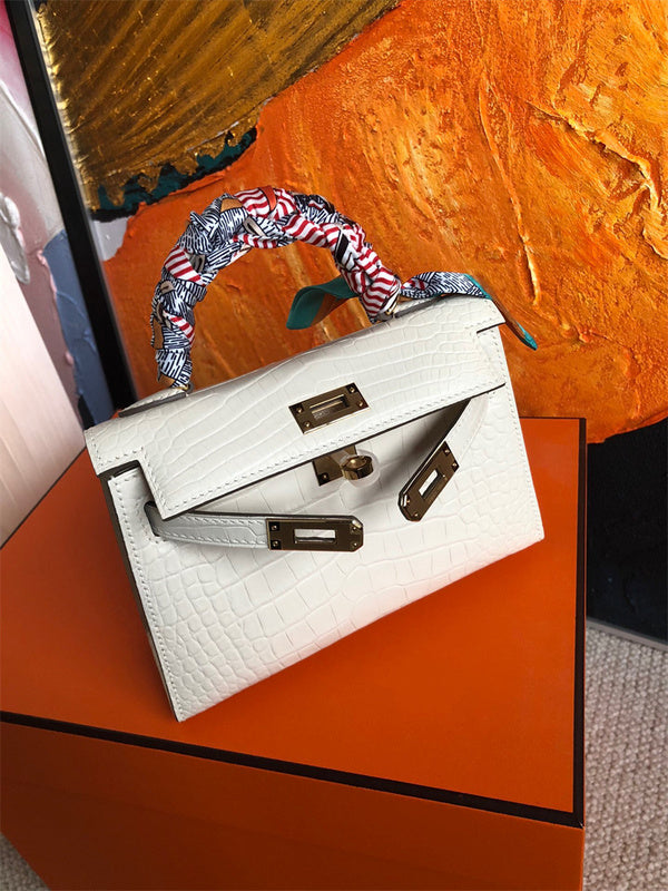  crossbody bag close-up of hardware and finish
