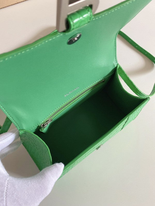 Zivas Charm Effortless Elegance Premium Handbag (Designer-Inspired Craftsmanship) – Detail View