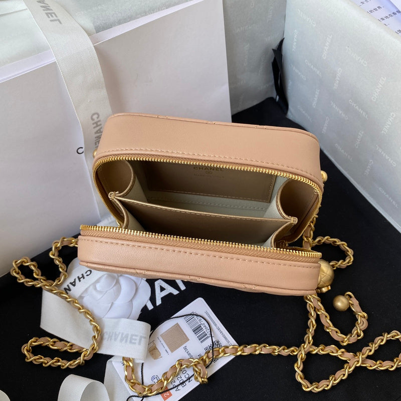  women's handbag, compact design, view 3