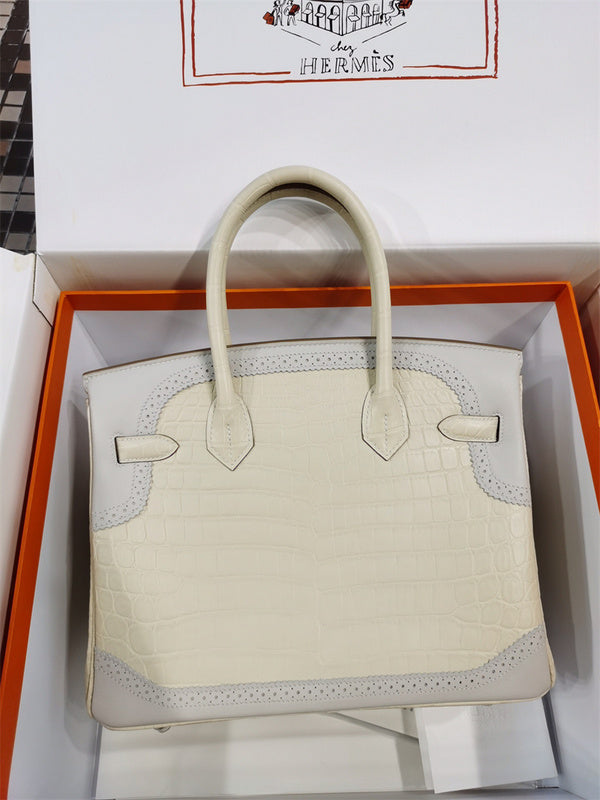  Curated structured bag front view 7