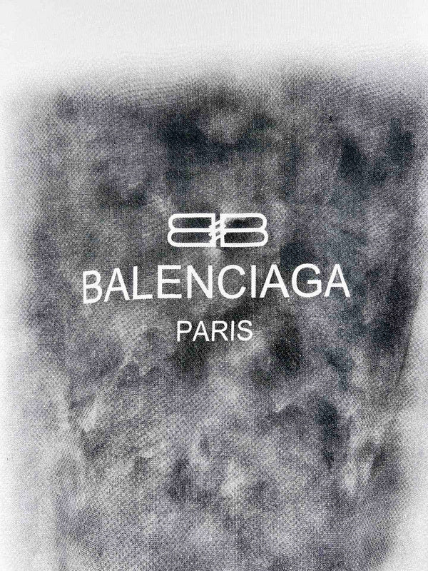 Three-quarter angle view of Balenciaga luxury piece style No.055