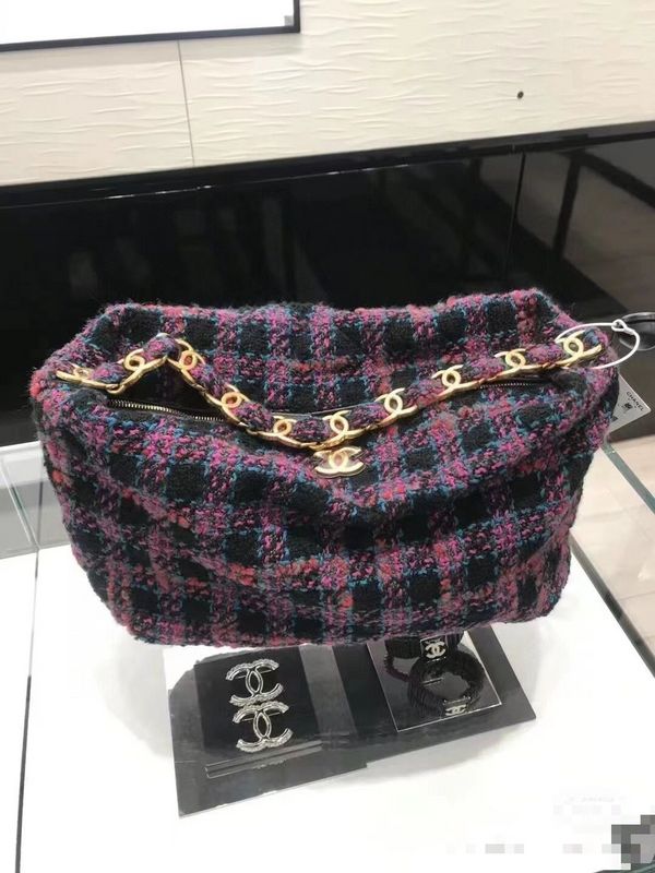 Zivas Charm Sleek Silhouette Designer Handbag (Everyday Luxury Essential) – Styled Look
