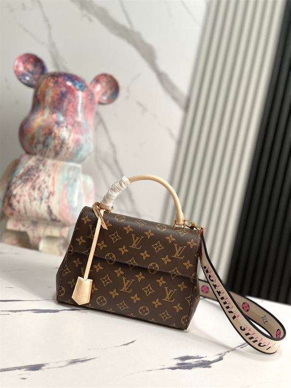  everyday bag interior and compartment view