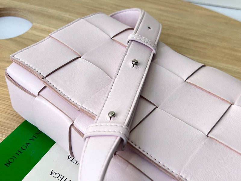 Chic Faux Leather Handbag - Statement Silhouette | Women's Luxury Handbag #1647 - close-up detail shot (image 3) of designer-inspired handbag