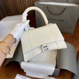 Ziva's Charm handbag – detail view (one versatile size)