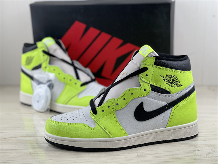Nike Men's & Women's Designer Low-Top Shoes — Style 221 interior view