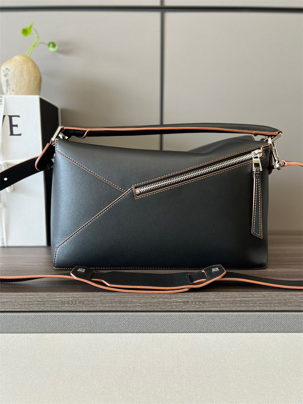 Ziva's Charm handbag – interior view (36.5cm*19cm*23cm)
