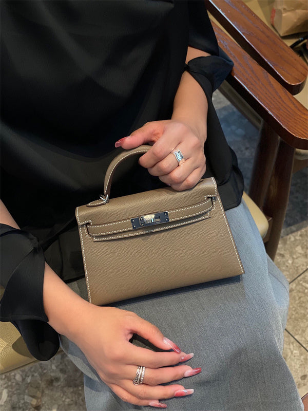  modern crossbody bag detail view showing craftsmanship 14
