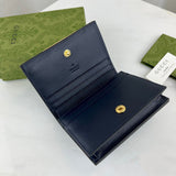 Styled lifestyle shot of statement modern women's handbag – women's luxury accessory