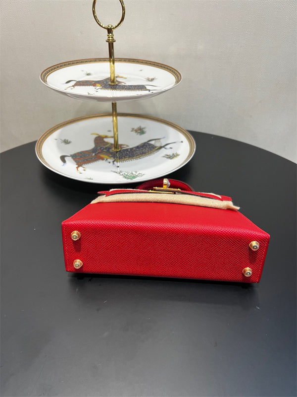 Structured handbag styled for everyday wear