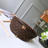 Front view of everyday-luxe chic women's handbag – women's luxury accessory