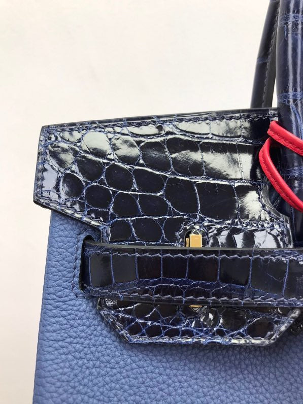  structured bag interior and compartment view 93