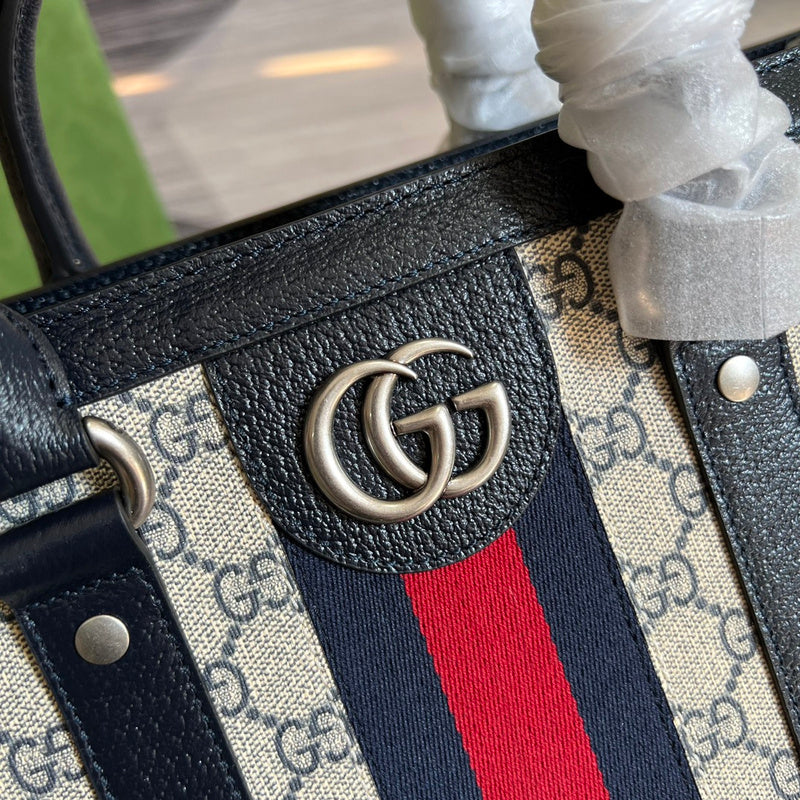 Handle and strap detail of classic premium women's handbag – women's premium purse
